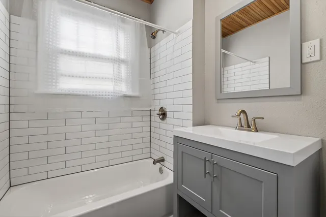 $279,900 | 639 Dunbar Street, Beecher, IL 60401