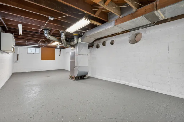 $279,900 | 639 Dunbar Street, Beecher, IL 60401