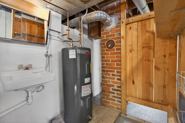 $279,900 | 639 Dunbar Street, Beecher, IL 60401