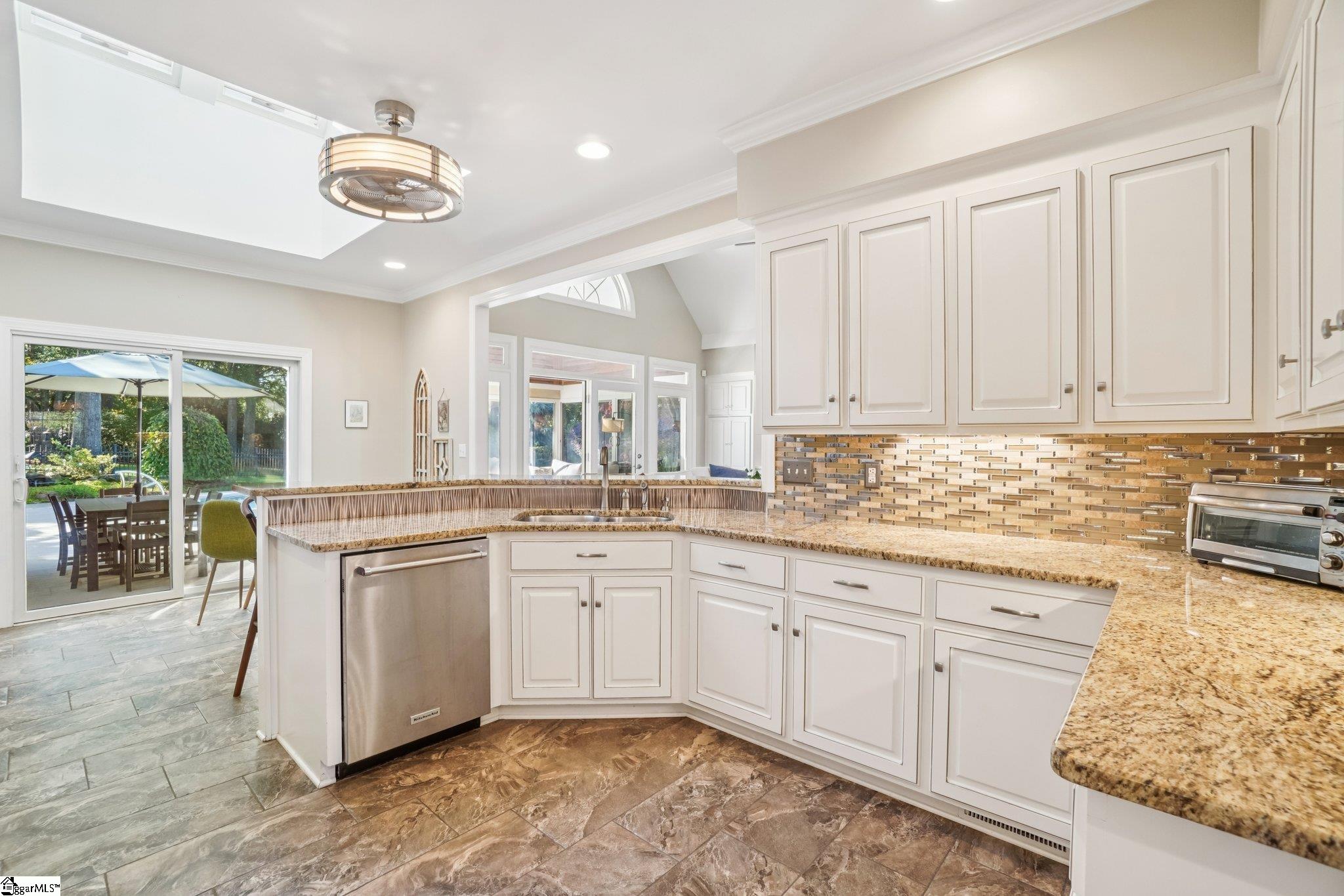 102 Lockmere Court Easley, SC 29642 - Photo 15 of 45