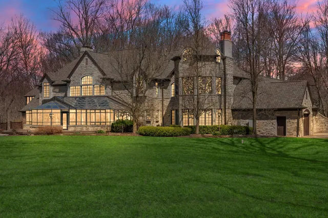 $2,275,000 | 219 Crabapple Lane, Valparaiso, IN 46383