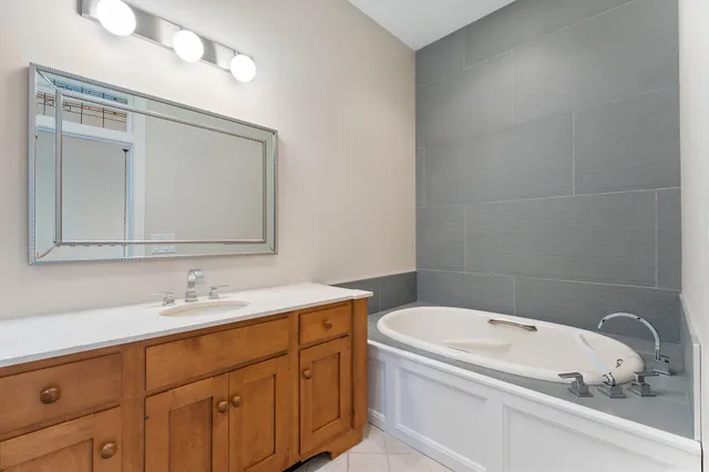 $2,275,000 | 219 Crabapple Lane, Valparaiso, IN 46383