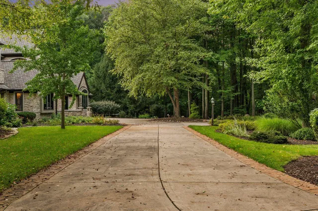 $2,275,000 | 219 Crabapple Lane, Valparaiso, IN 46383