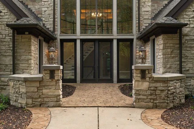 $2,275,000 | 219 Crabapple Lane, Valparaiso, IN 46383