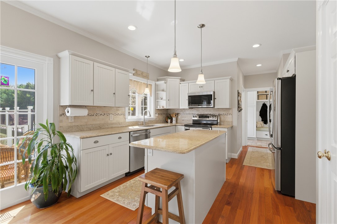 23 Whipple Road Glocester, RI 02814 - Photo 5 of 47