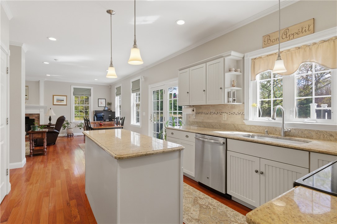 23 Whipple Road Glocester, RI 02814 - Photo 6 of 47