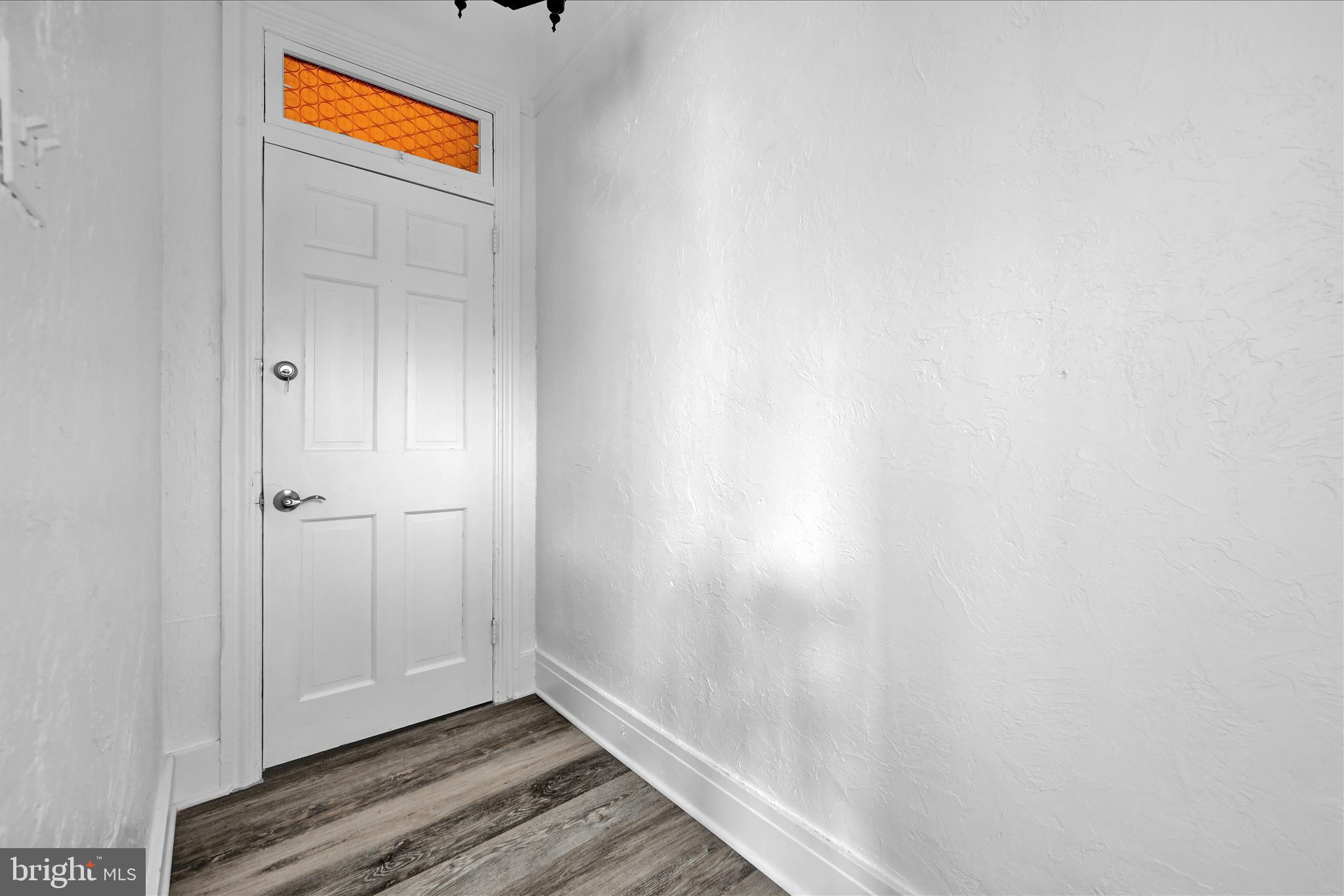 1127 Walnut Street Lebanon, PA 17042 - Photo 15 of 30 Unit 2 - Foyer
