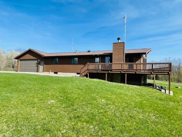 $349,000 | 19-28 Hidden Valley Drive, Lanark, IL 61046