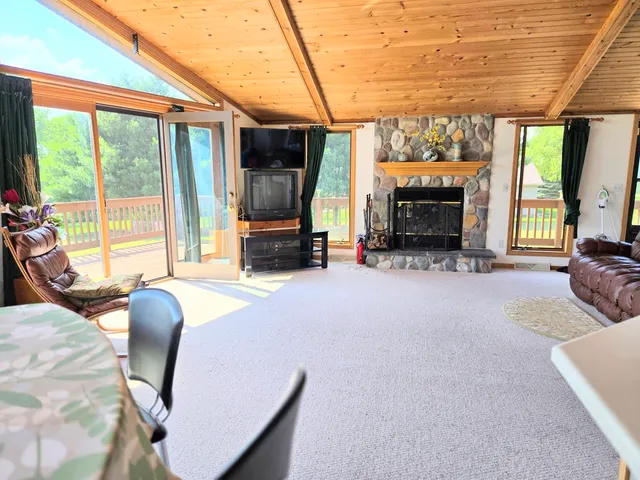 $349,000 | 19-28 Hidden Valley Drive, Lanark, IL 61046