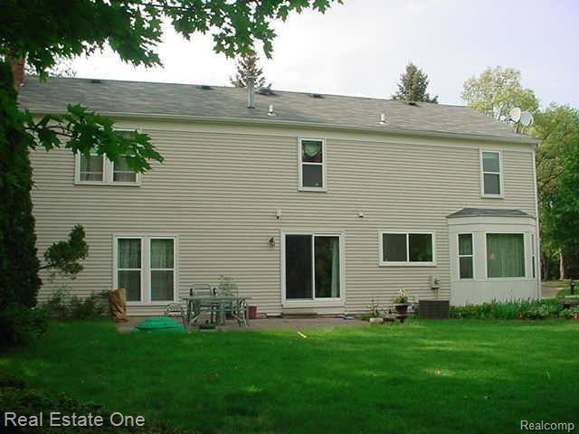 35767 Fredericksburg Road Farmington, MI 48331 - Photo 5 of 18 Patio