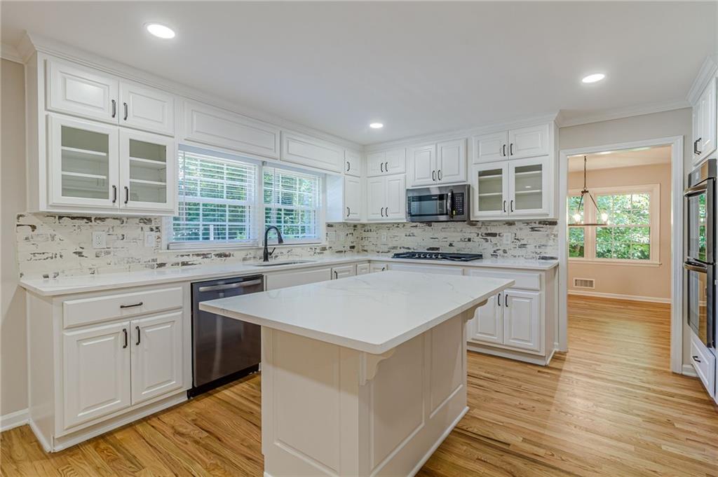 4296 Huntington Circle Atlanta, GA 30338 - Photo 15 of 46