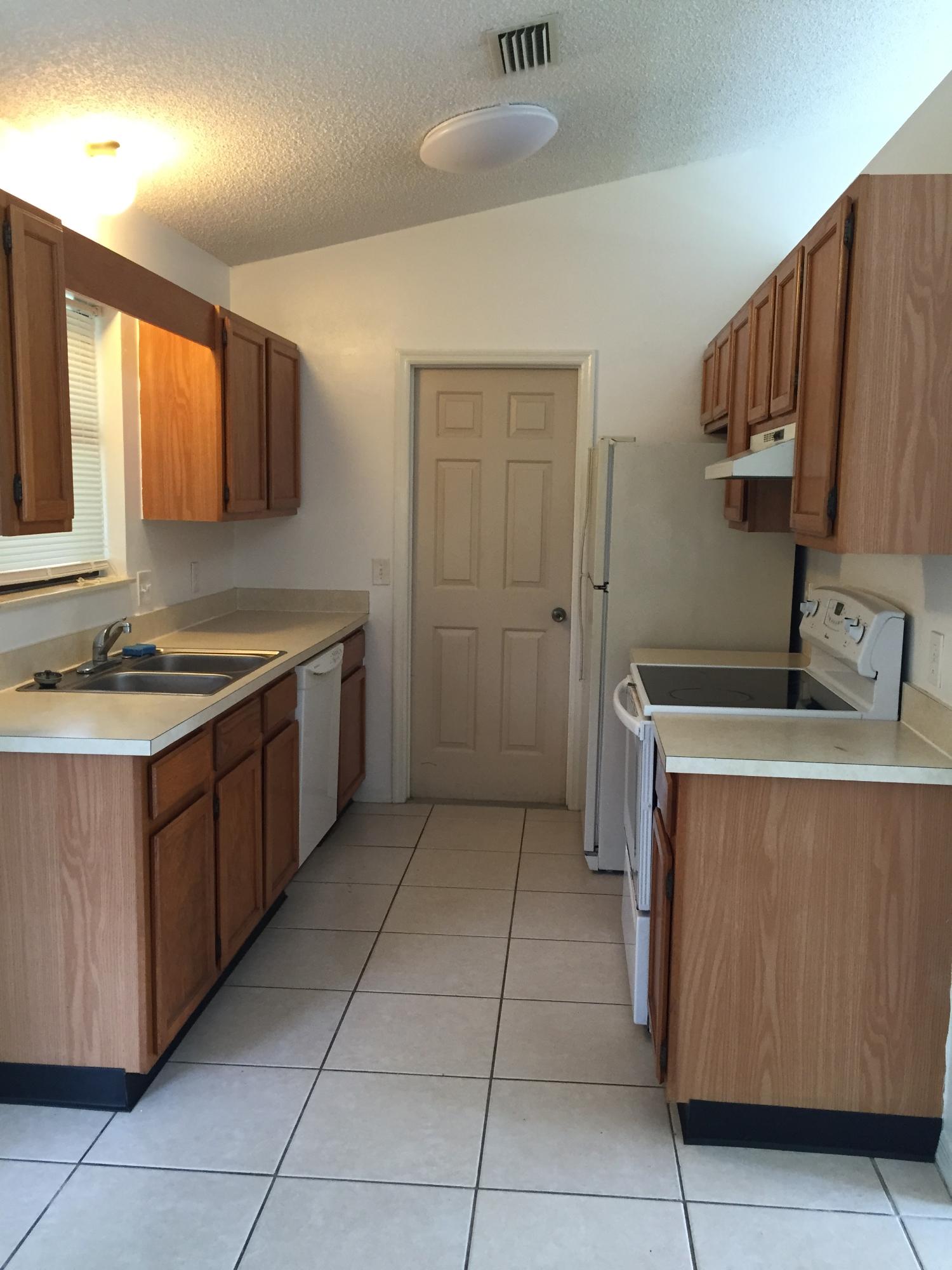 6609 Bayard Road Fort Pierce, FL 34951 - Photo 6 of 18 Kitchen (2)