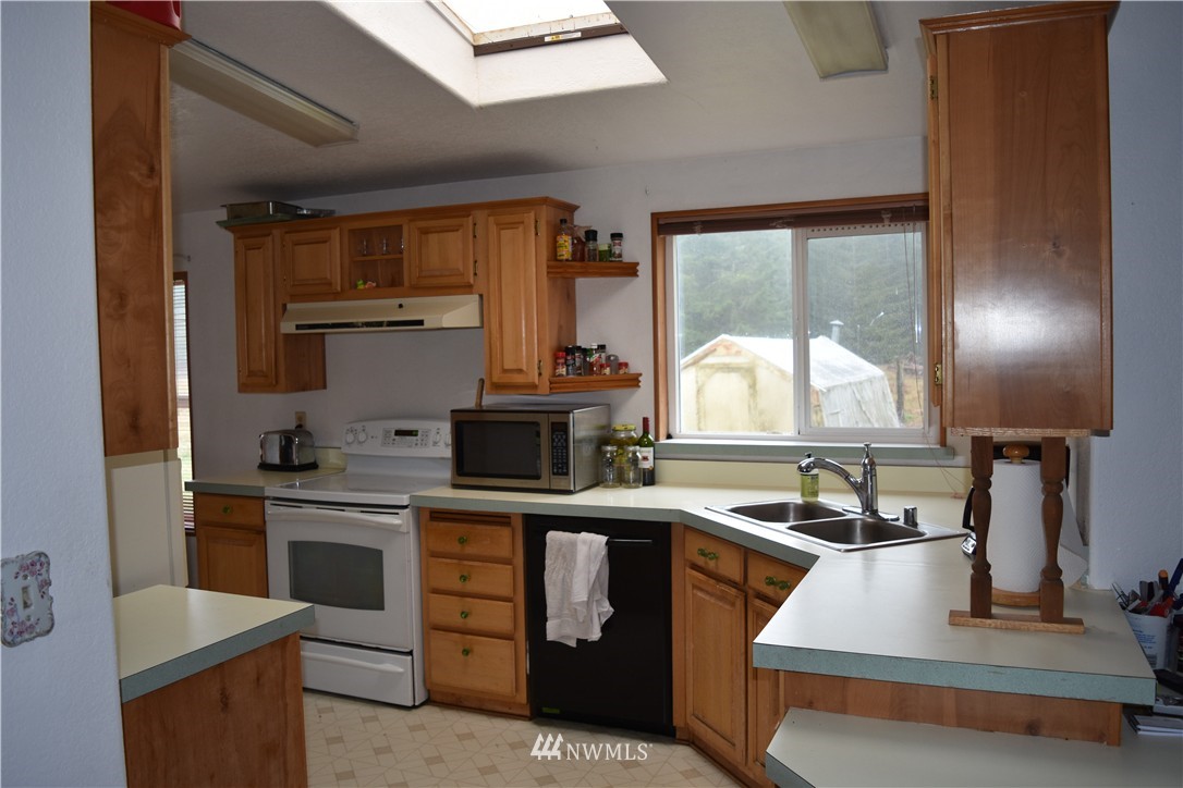 531 Cloquallum Road Elma, WA 98541 - Photo 4 of 22 Gallery Image 4