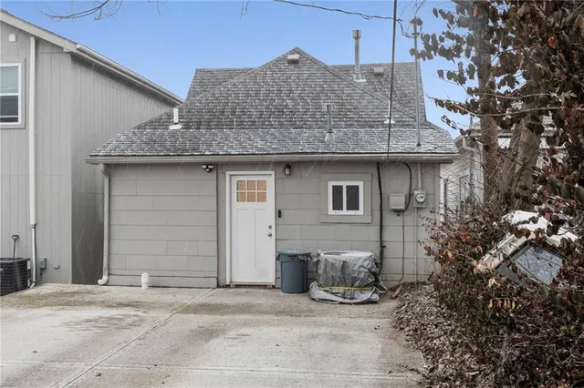 $120,000 | 1120 Splitlog Avenue, Kansas City, KS 66102