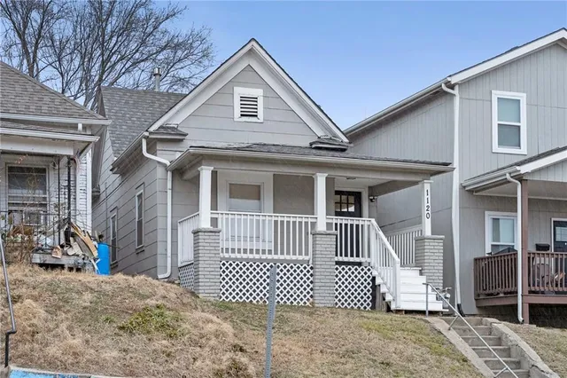 $120,000 | 1120 Splitlog Avenue, Kansas City, KS 66102