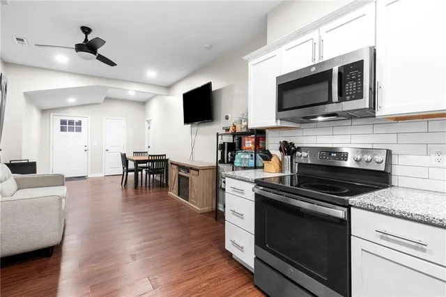 $120,000 | 1120 Splitlog Avenue, Kansas City, KS 66102