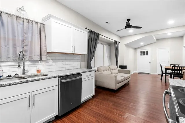 $120,000 | 1120 Splitlog Avenue, Kansas City, KS 66102