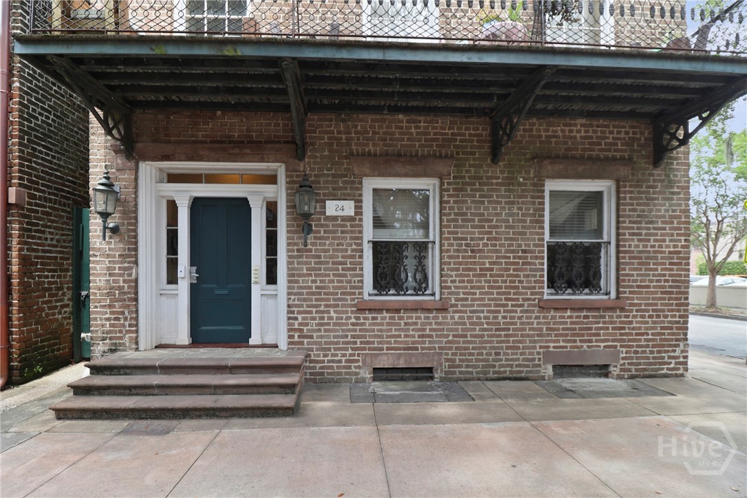 24 East Jones Street Savannah, GA 31401 - Photo 7 of 48