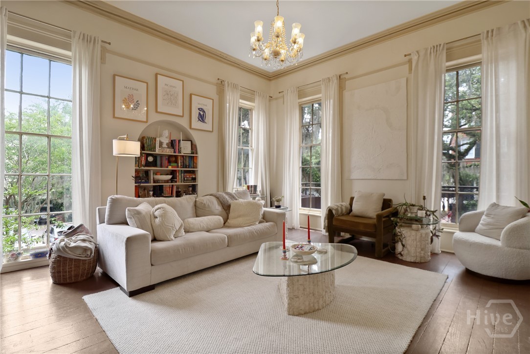 24 East Jones Street Savannah, GA 31401 - Photo 10 of 48