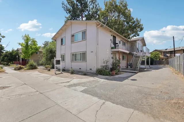 $1,599,990 | 476 Branham Lane, San Jose, CA 95111