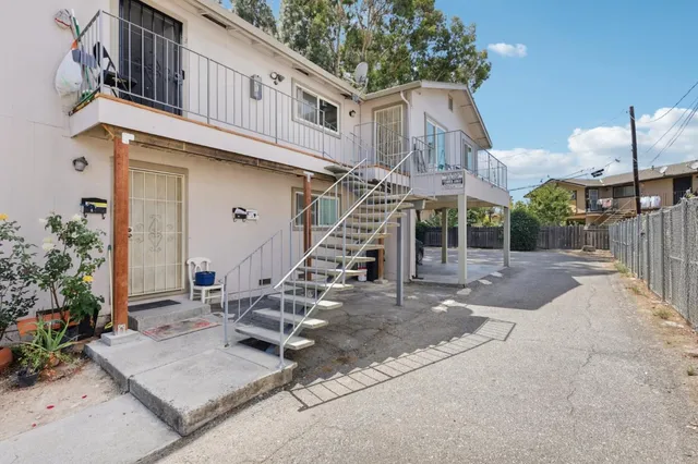 $1,599,990 | 476 Branham Lane, San Jose, CA 95111