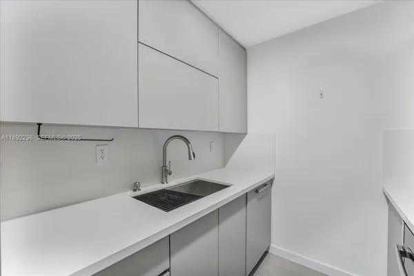 $2,700 | 1865 79th Street, Unit 12G, Miami, FL 33141