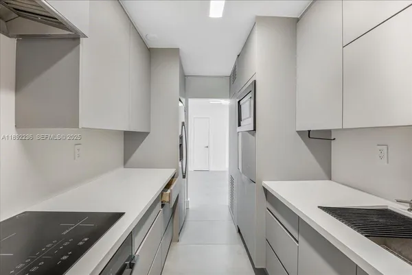 $2,700 | 1865 79th Street, Unit 12G, Miami, FL 33141