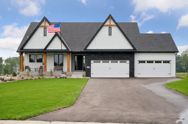 $1,200,000 | 18022 Urbank Street Northeast, Ham Lake, MN 55304