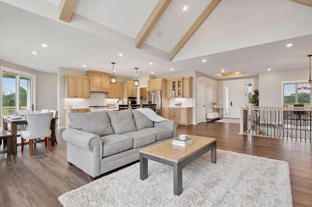 $1,200,000 | 18022 Urbank Street Northeast, Ham Lake, MN 55304