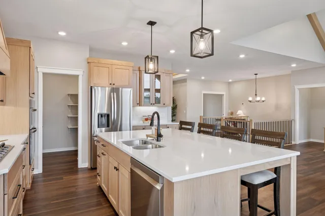 $1,200,000 | 18022 Urbank Street Northeast, Ham Lake, MN 55304