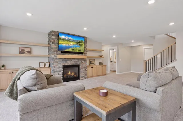 $1,200,000 | 18022 Urbank Street Northeast, Ham Lake, MN 55304