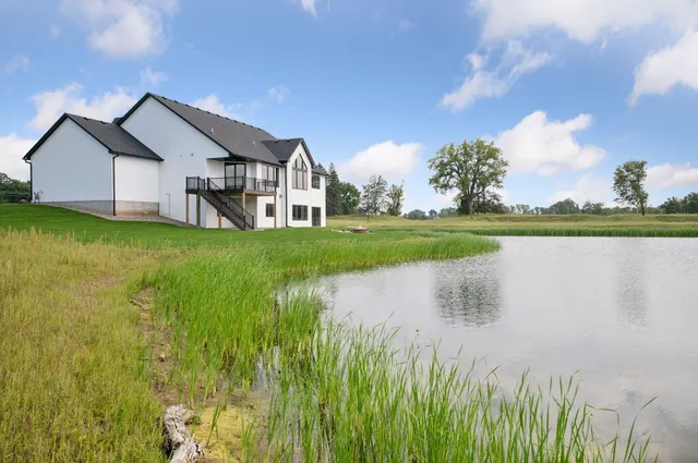 $1,200,000 | 18022 Urbank Street Northeast, Ham Lake, MN 55304