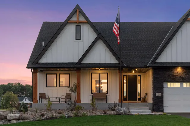 $1,200,000 | 18022 Urbank Street Northeast, Ham Lake, MN 55304