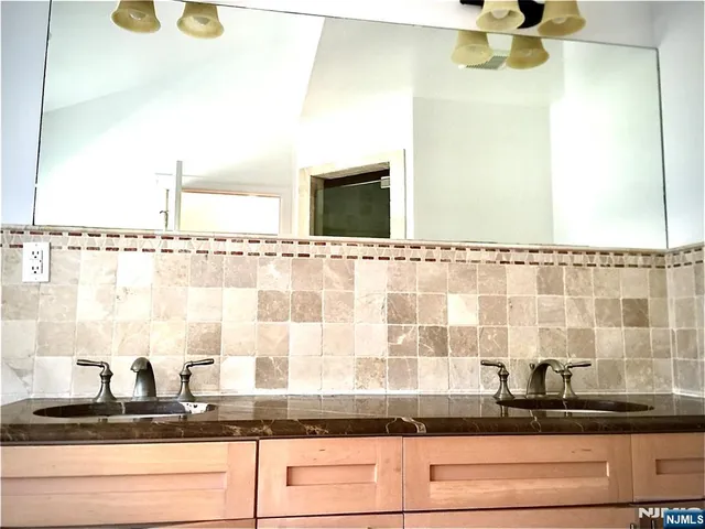 $1,200,000 | 212 7th Street, Unit A, Palisades Park, NJ 07650