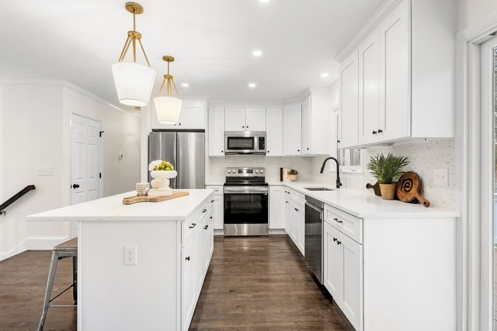 4 Priscilla Road Hopkinton, MA 01748 - Photo 2 of 20 Gallery Image 2