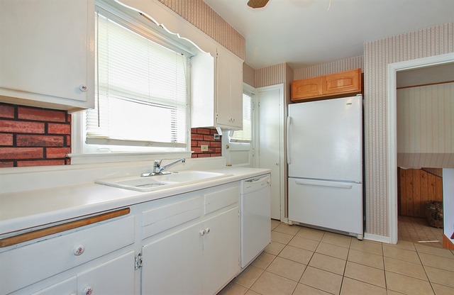 669 East Golf Road Des Plaines, IL 60016 - Photo 6 of 15