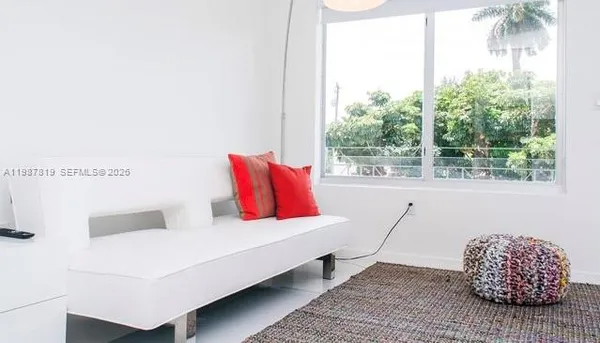 $1,950 | 801 15th Street, Unit 208, Miami Beach, FL 33139