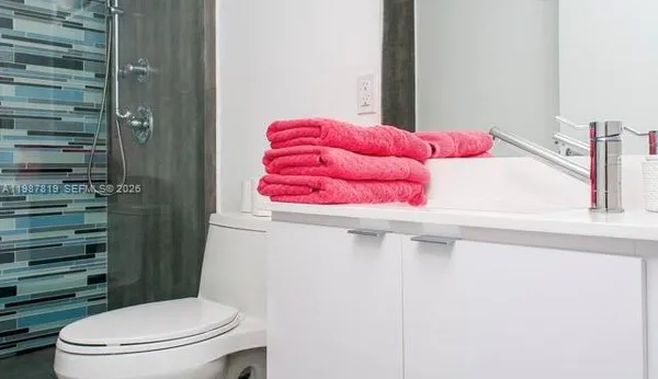 $1,950 | 801 15th Street, Unit 208, Miami Beach, FL 33139