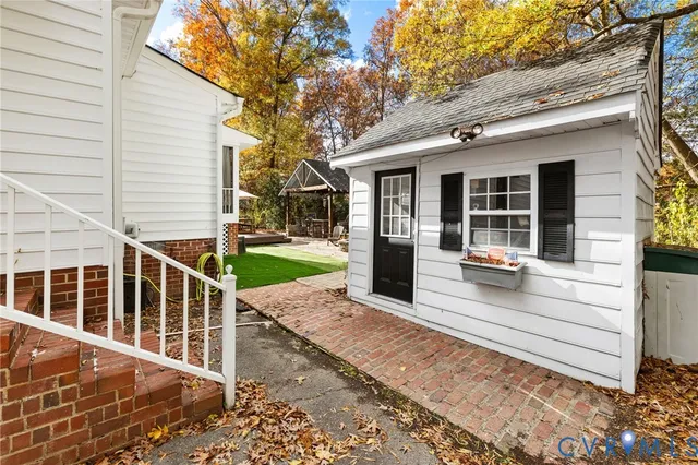 $550,000 | 2016 Stonehollow Road, Henrico, VA 23238