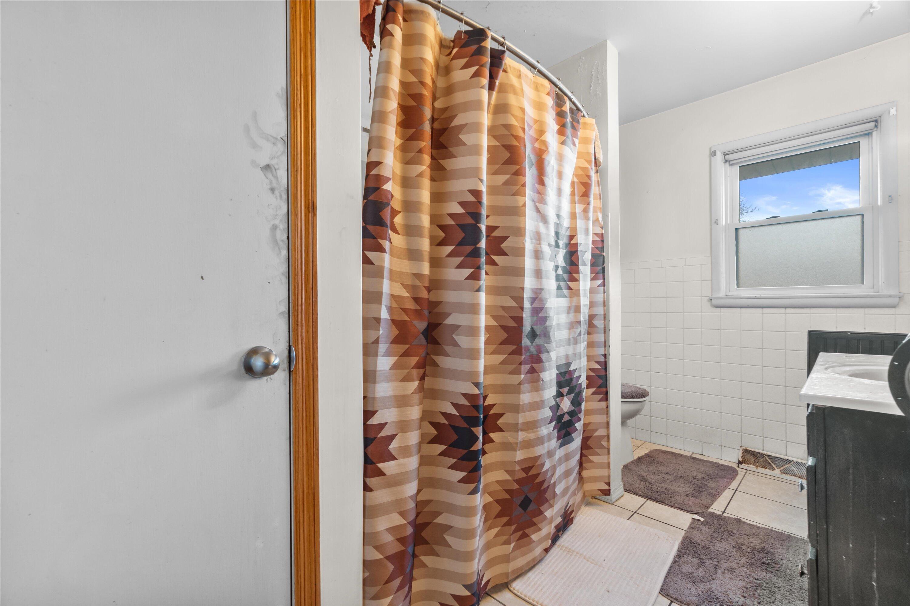 3716 Marquette Street Racine, WI 53402 - Photo 6 of 21 06-DSC00500