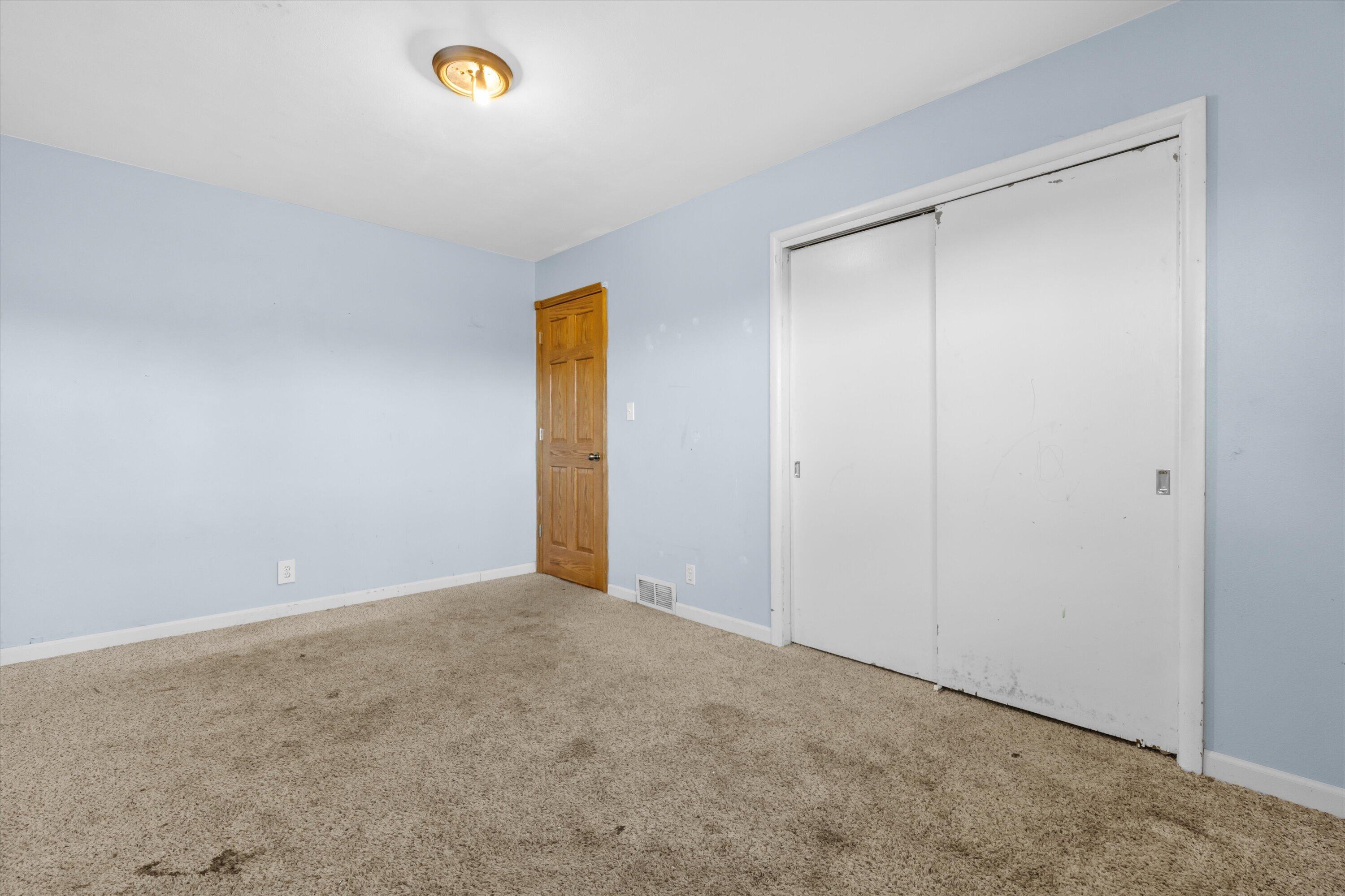 3716 Marquette Street Racine, WI 53402 - Photo 10 of 21 10-DSC00536