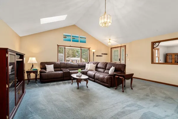 $375,000 | 7 Salem Road, Southwick, MA 01077