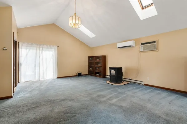 $375,000 | 7 Salem Road, Southwick, MA 01077