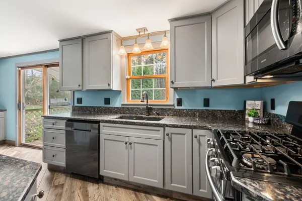 $375,000 | 7 Salem Road, Southwick, MA 01077