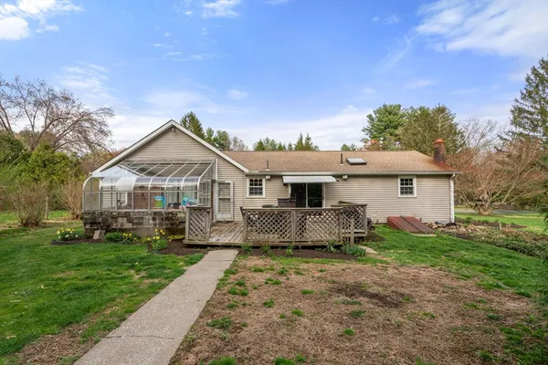 $375,000 | 7 Salem Road, Southwick, MA 01077