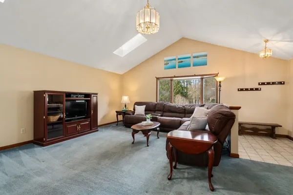 $375,000 | 7 Salem Road, Southwick, MA 01077