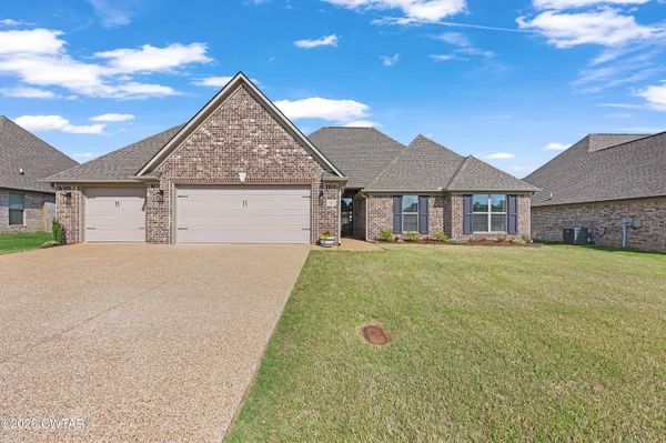 $355,000 | 30 Pelican Cove, Jackson, TN 38305