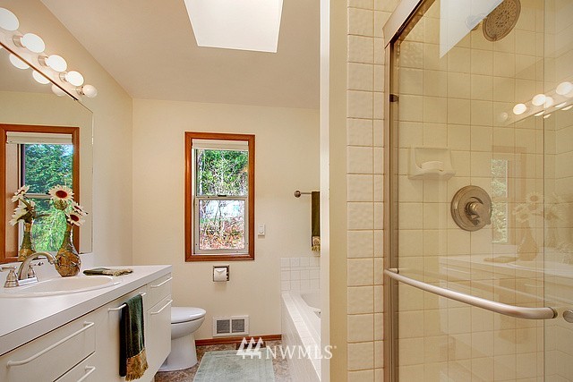 18452 Southeast 143rd Street Renton, WA 98059 - Photo 13 of 22 Gallery Image 13