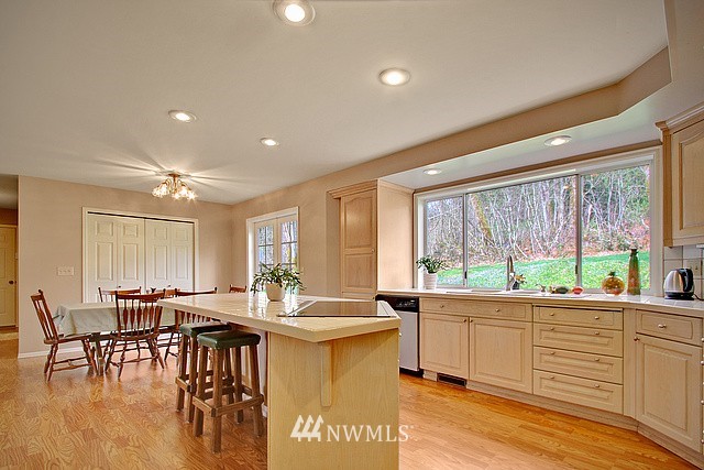 18452 Southeast 143rd Street Renton, WA 98059 - Photo 8 of 22 Gallery Image 8