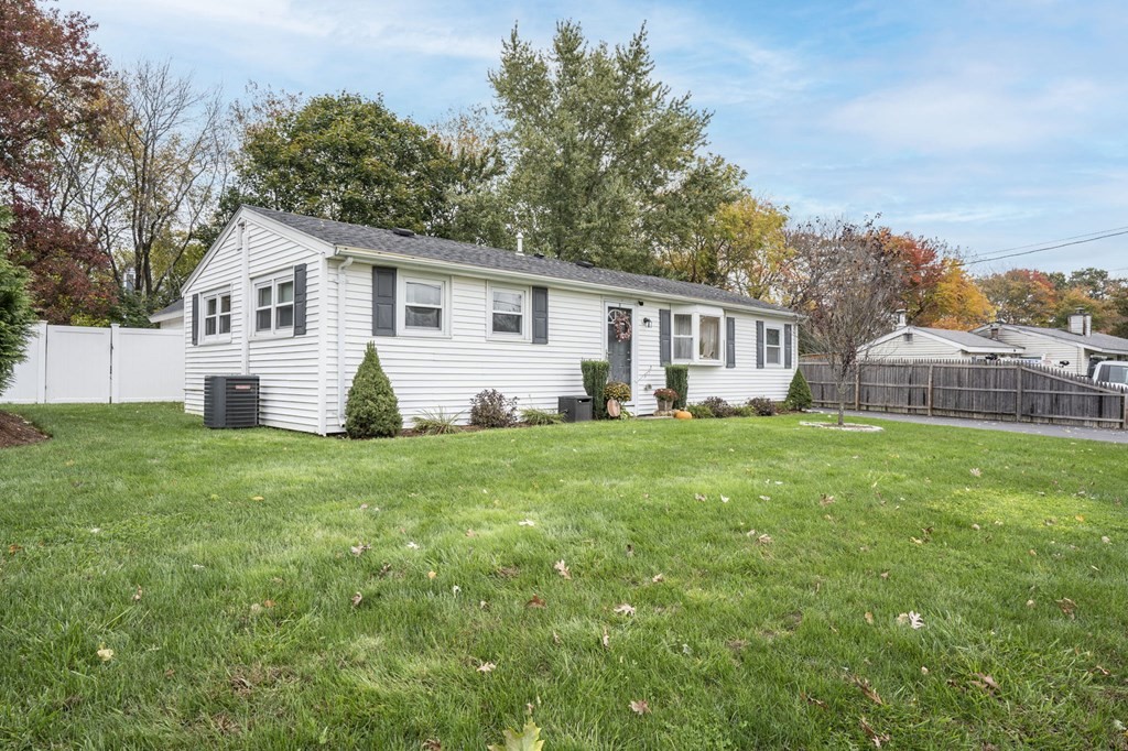 36 Rondeau Road Bellingham, MA 02019 - Photo 2 of 36 Gallery Image 2